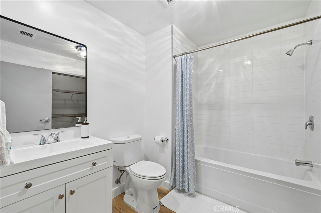 645 W 9th St 424 Property Photo 15