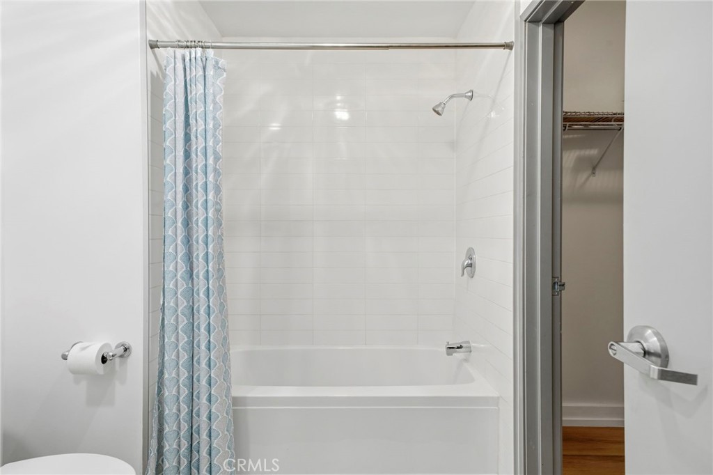 645 W 9th St 424 Property Photo 16