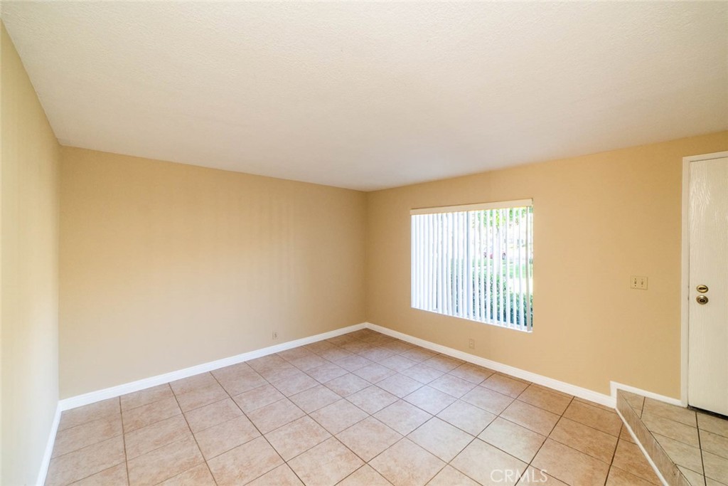 24 Elderglen Property Photo 3