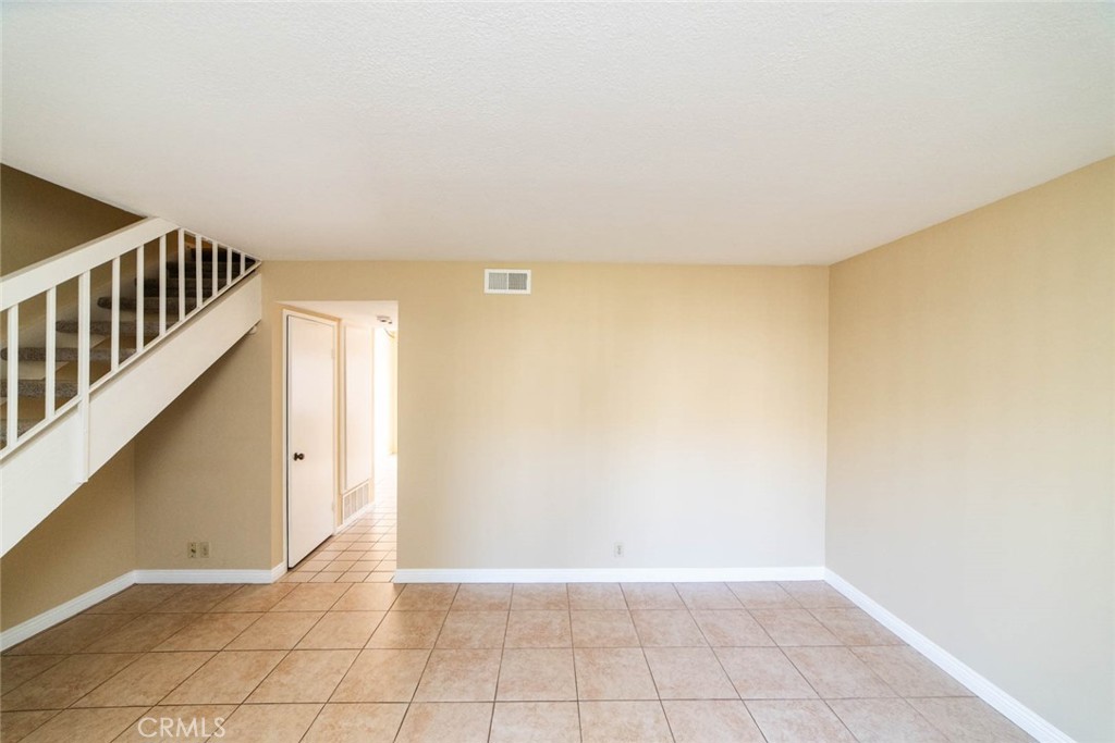 24 Elderglen Property Photo 6