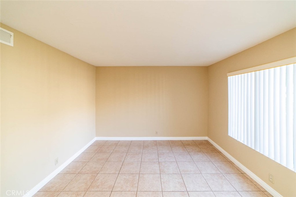 24 Elderglen Property Photo 8