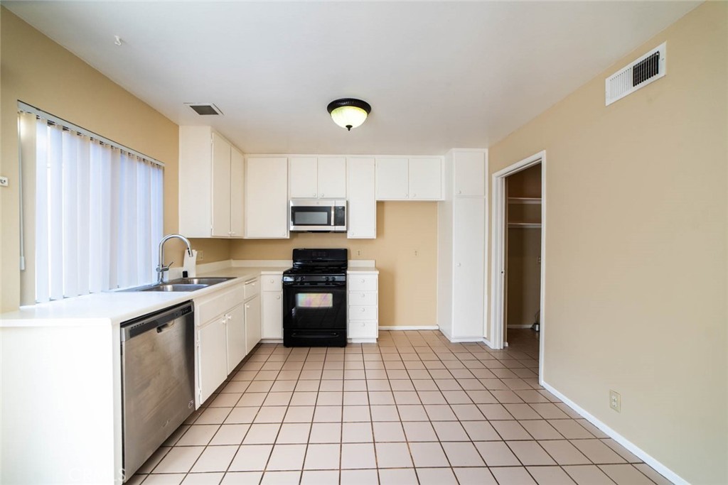 24 Elderglen Property Photo 19