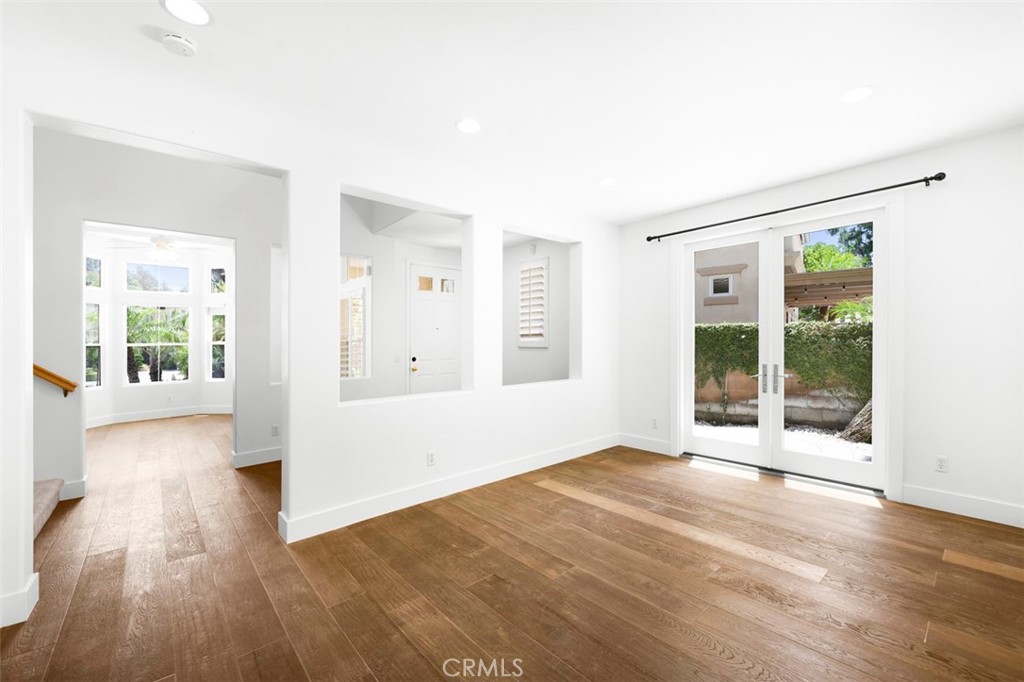 19 Garnet Property Photo 6