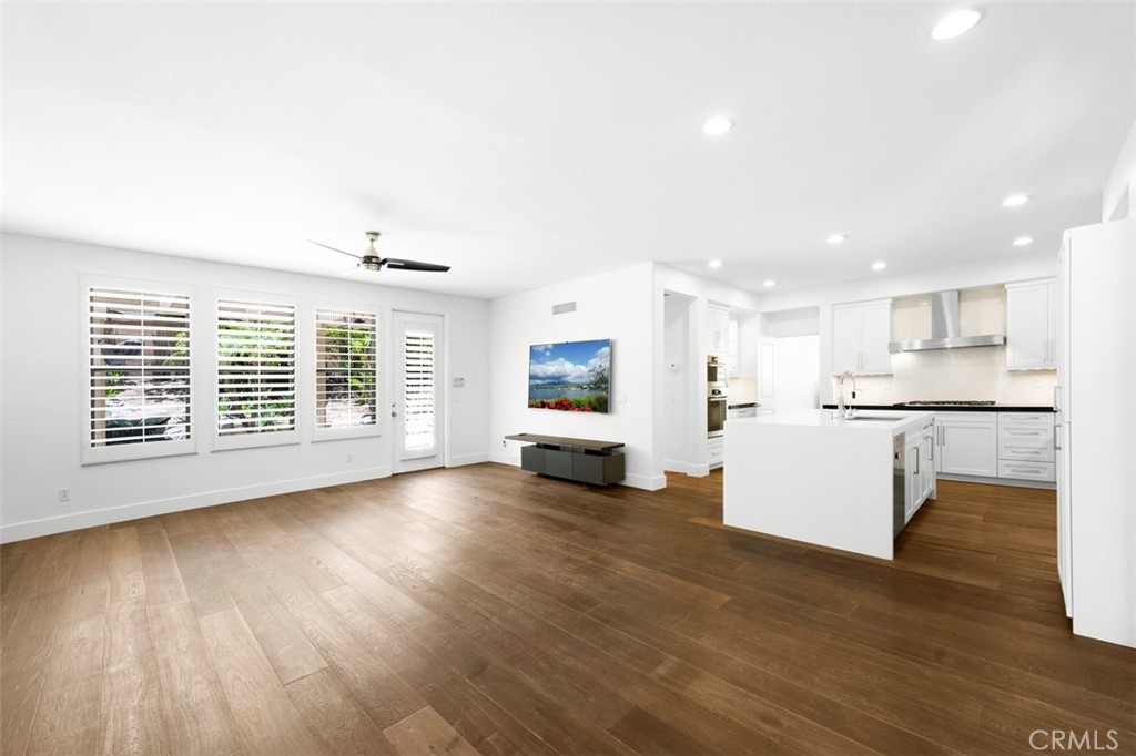 19 Garnet Property Photo 8