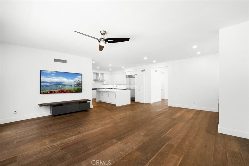 19 Garnet Property Photo 9