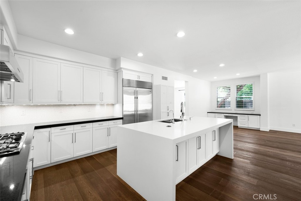 19 Garnet Property Photo 15