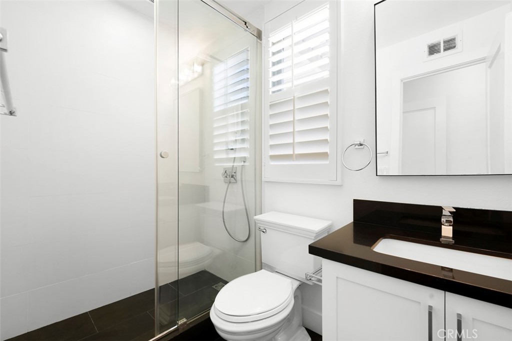 19 Garnet Property Photo 17