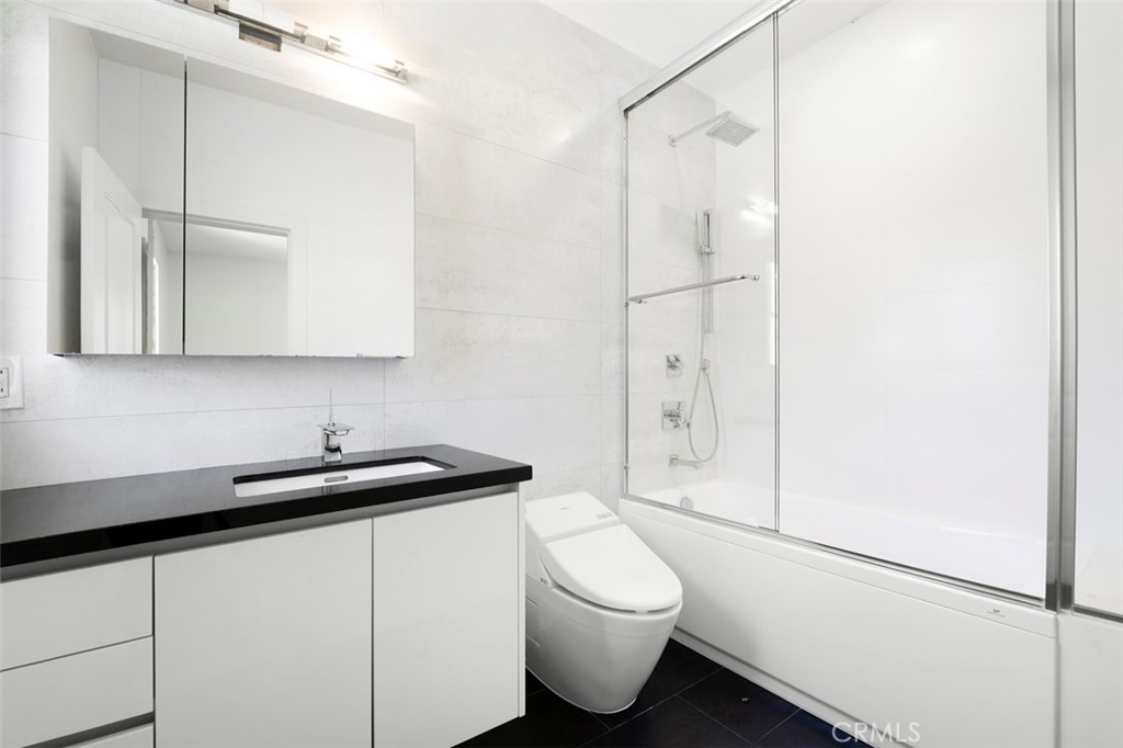 19 Garnet Property Photo 18