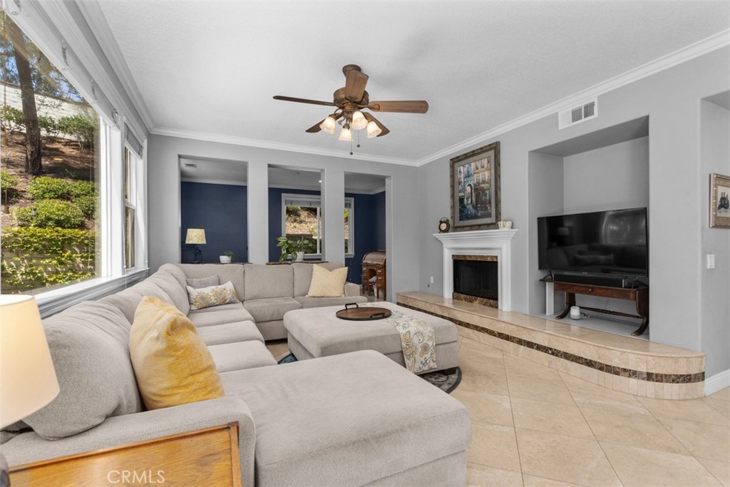 35 Edmonton Way Property Photo 11