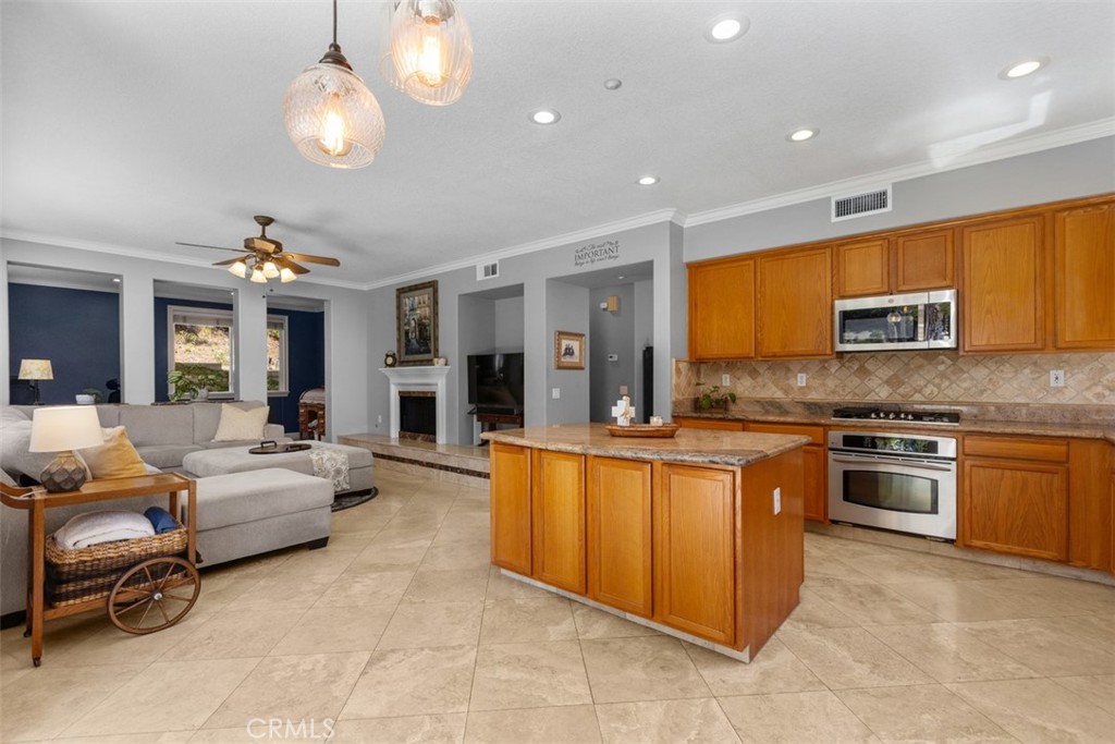 35 Edmonton Way Property Photo 16