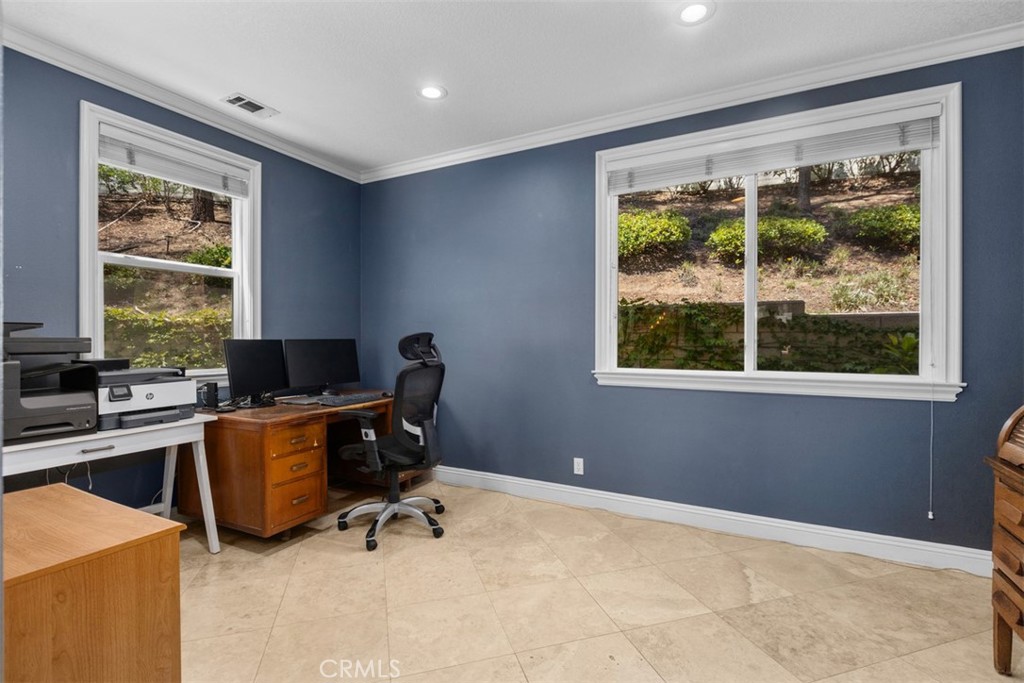 35 Edmonton Way Property Photo 19