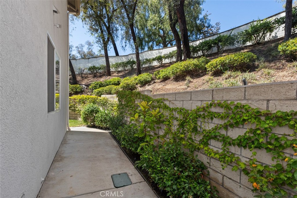 35 Edmonton Way Property Photo 37