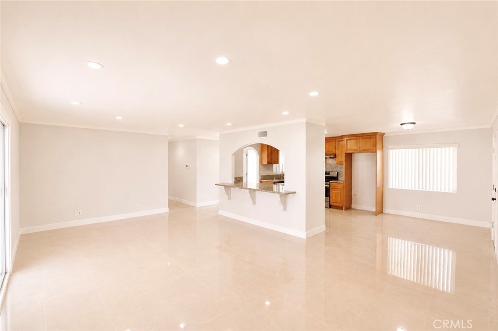 9440 Mcfadden Property Photo 7