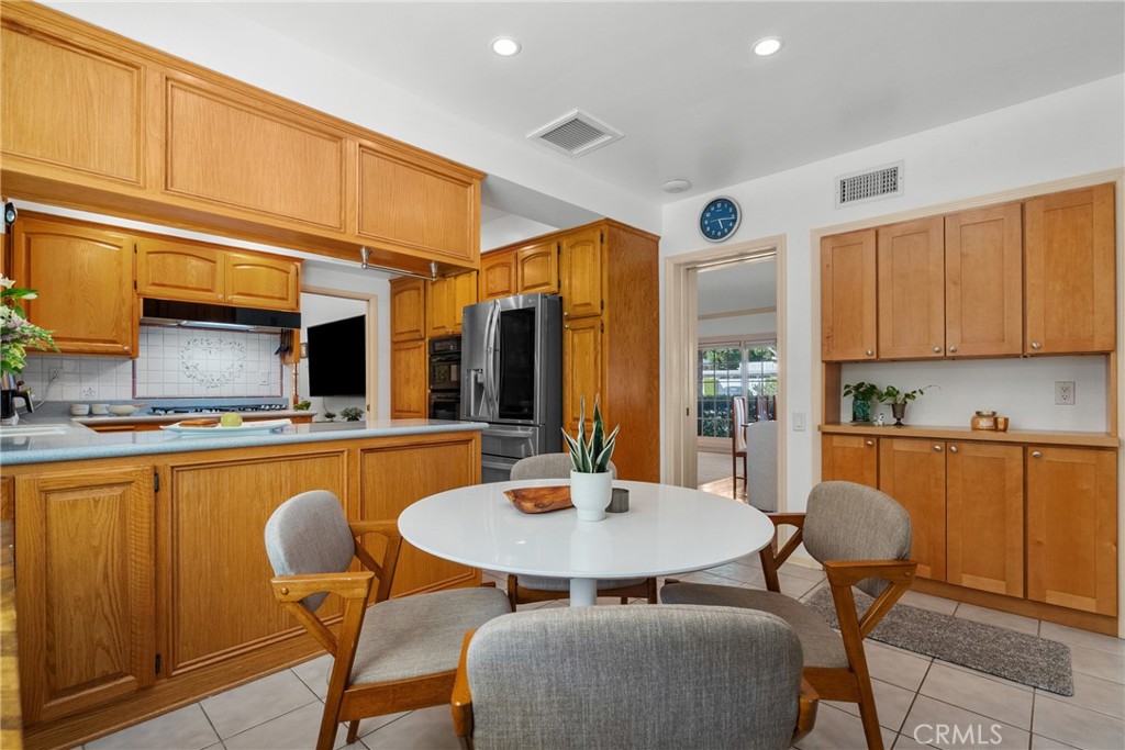 10411 Oso Avenue Property Photo 19