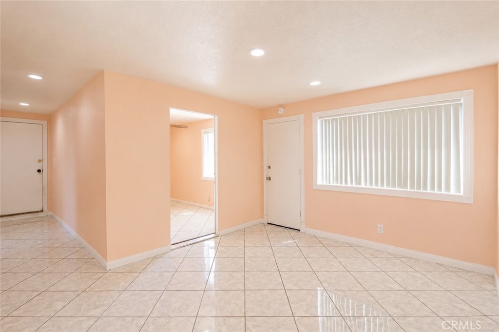 9275 Van Ruiten Property Photo 15