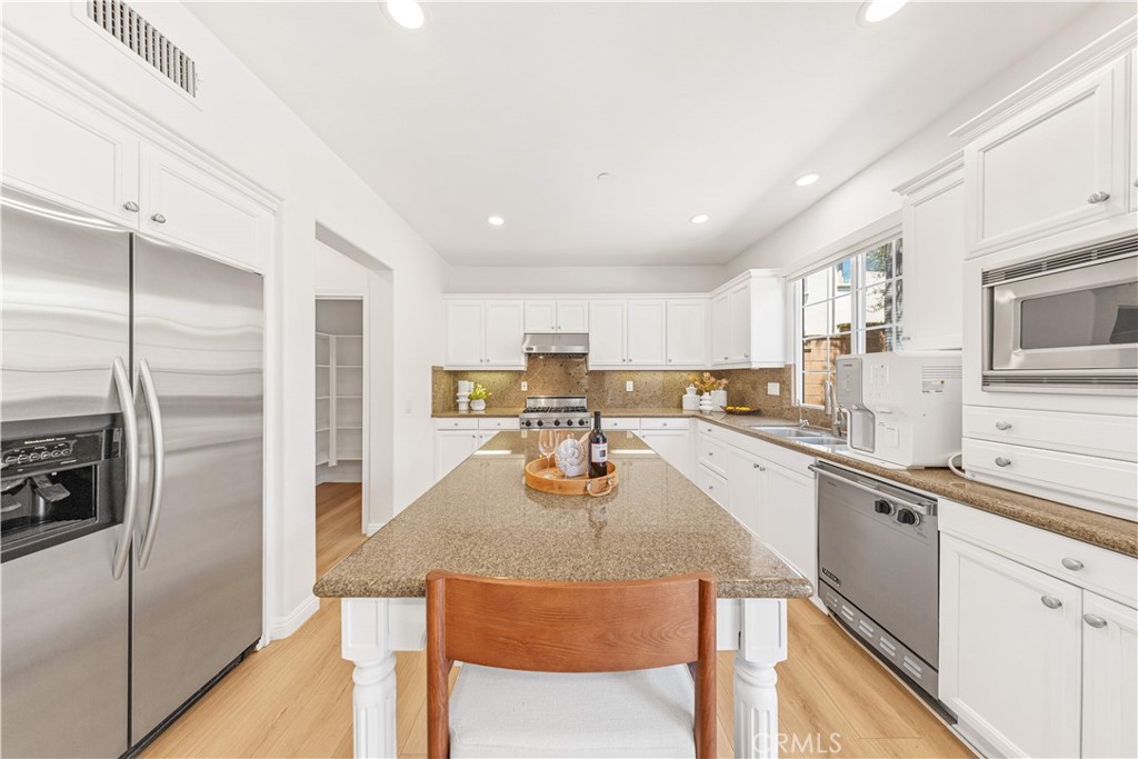 22 Arborside Property Photo 12