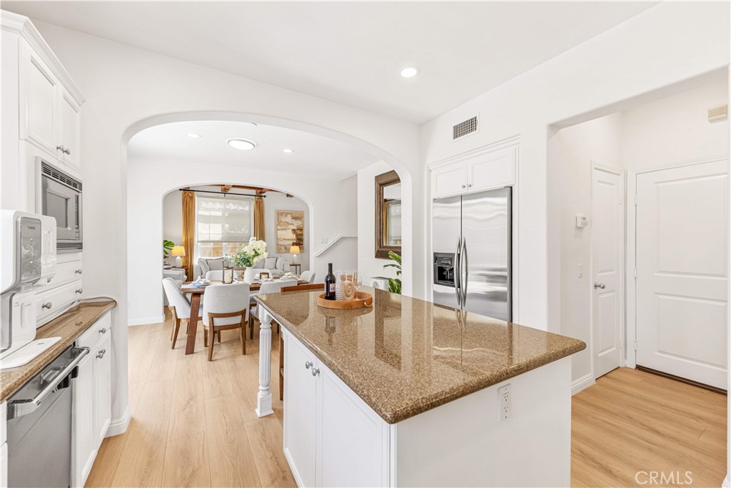 22 Arborside Property Photo 13