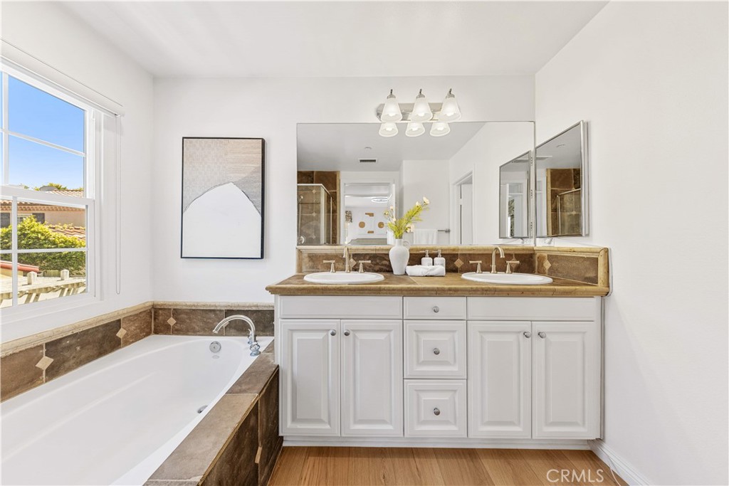 22 Arborside Property Photo 34