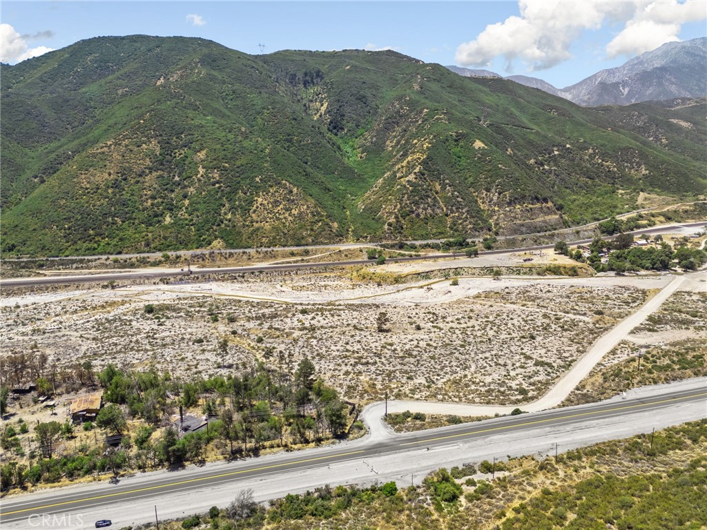 16091 Cajon Property Photo 5