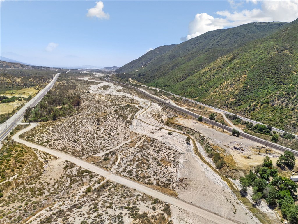 16091 Cajon Property Photo 7