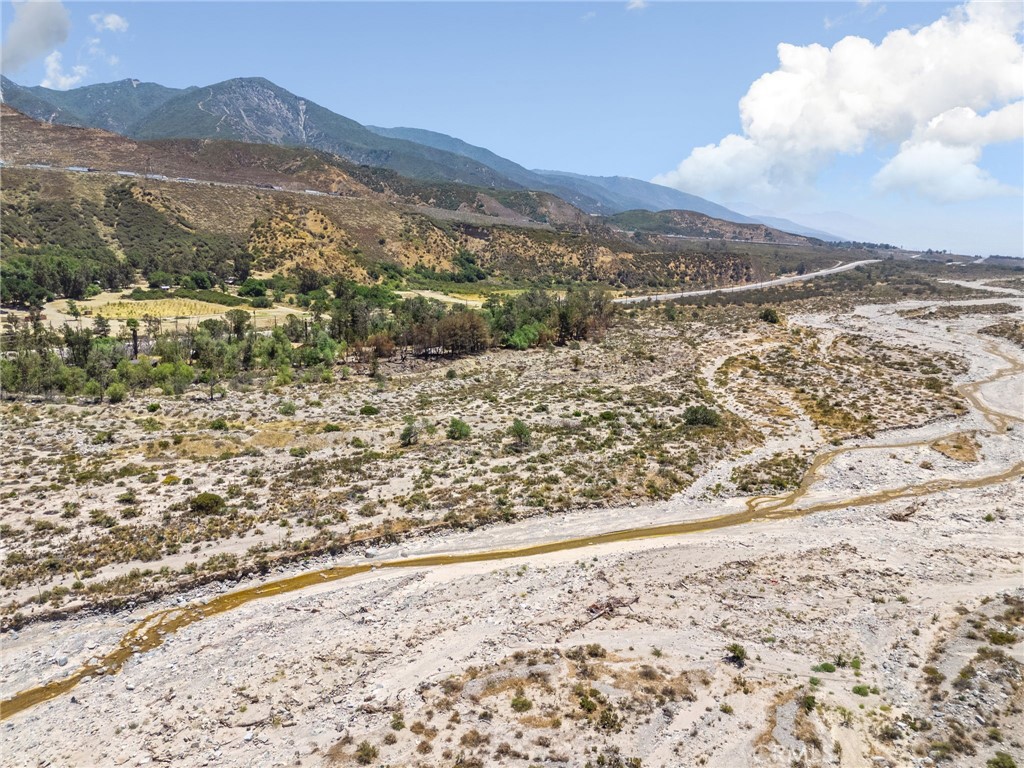 16091 Cajon Property Photo 10