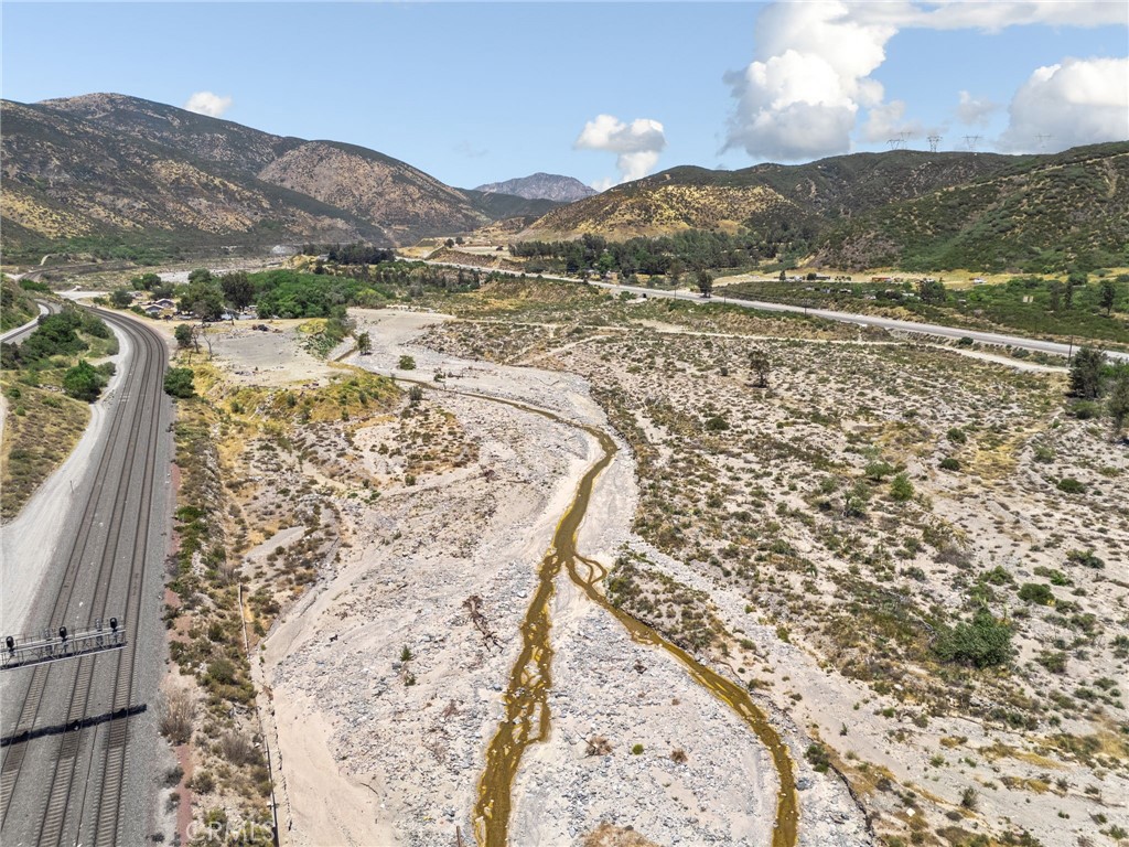 16091 Cajon Property Photo 11