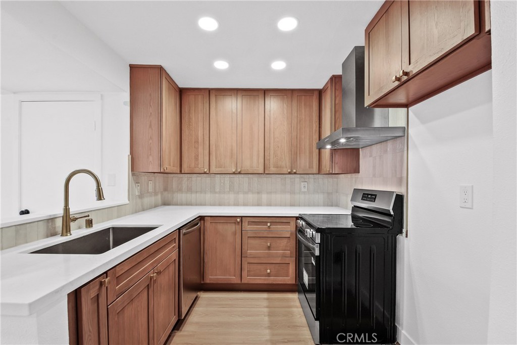 25761 Le Parc 9 Property Photo 1