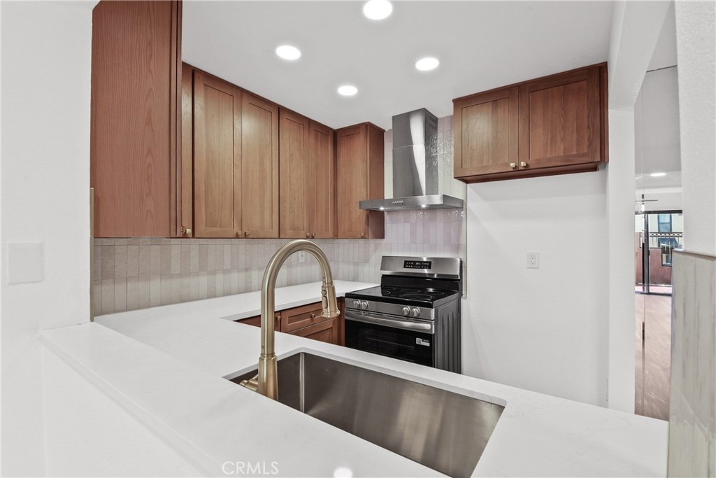 25761 Le Parc 9 Property Photo 2