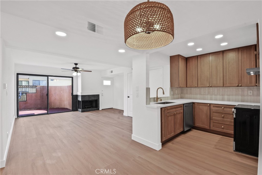 25761 Le Parc 9 Property Photo 3