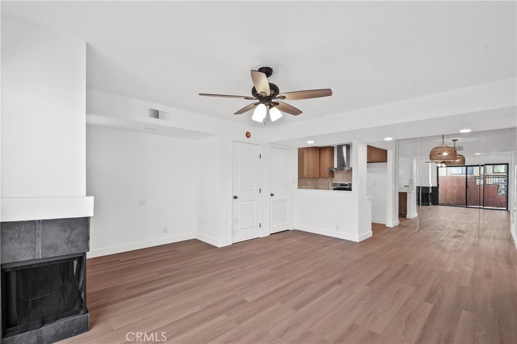 25761 Le Parc 9 Property Photo 6