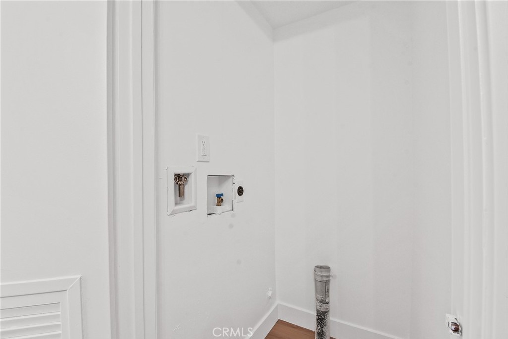 25761 Le Parc 9 Property Photo 14