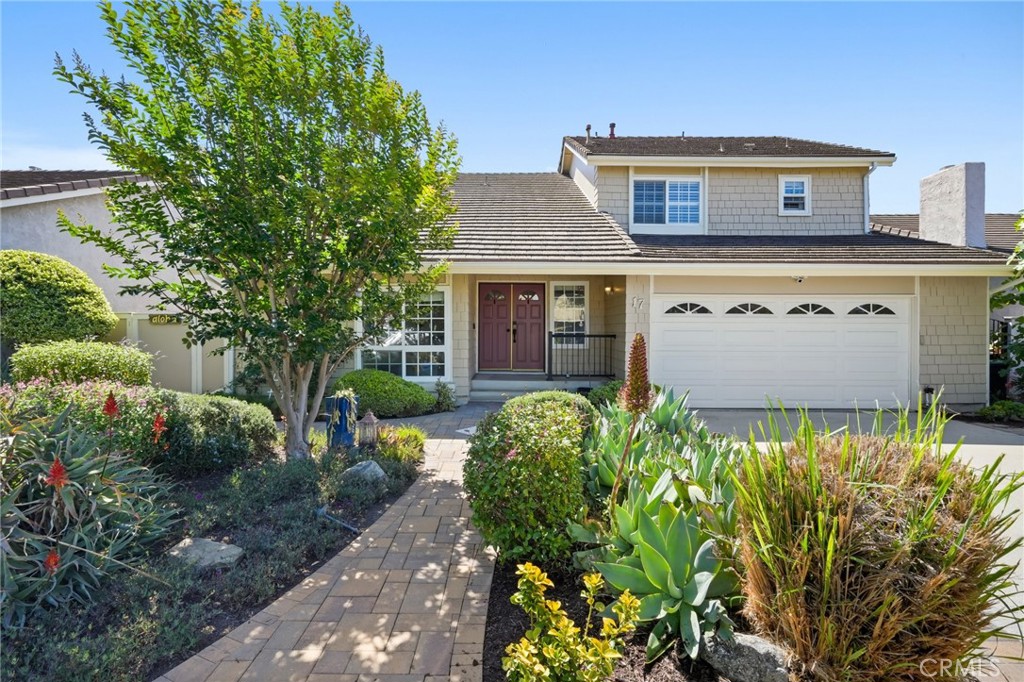 17 Deerwood W Property Photo