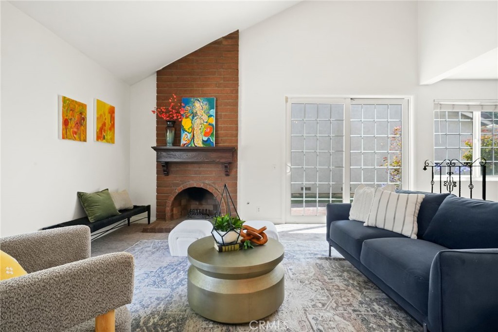 17 Deerwood W Property Photo 4
