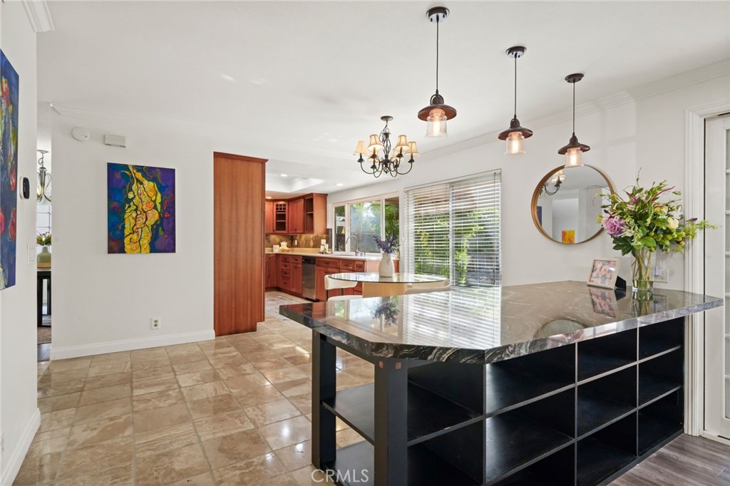 17 Deerwood W Property Photo 11