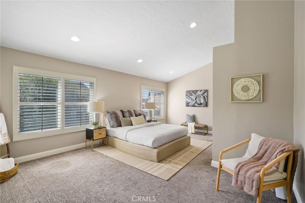 17 Deerwood W Property Photo 18