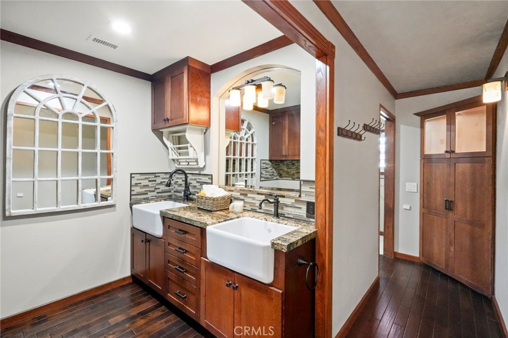17 Deerwood W Property Photo 24