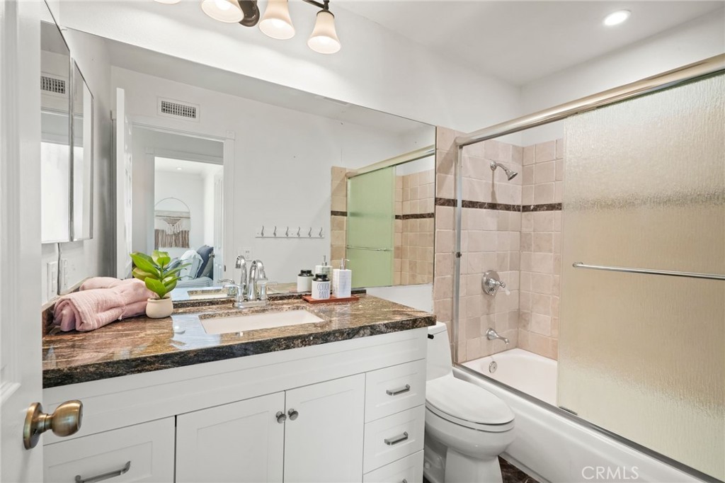 17 Deerwood W Property Photo 31