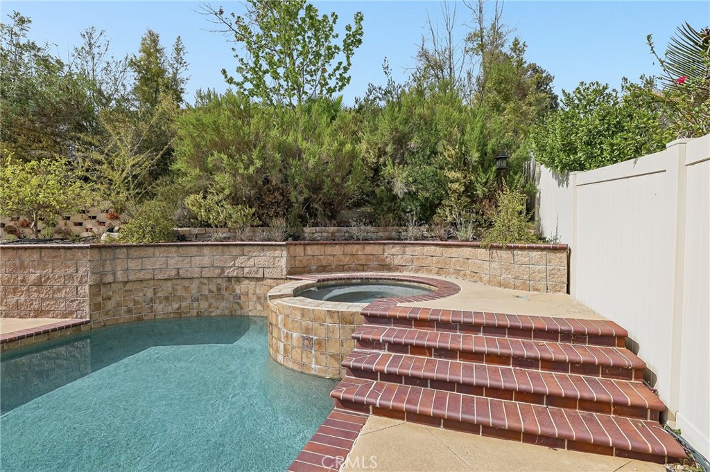 9 Swallows Property Photo 40