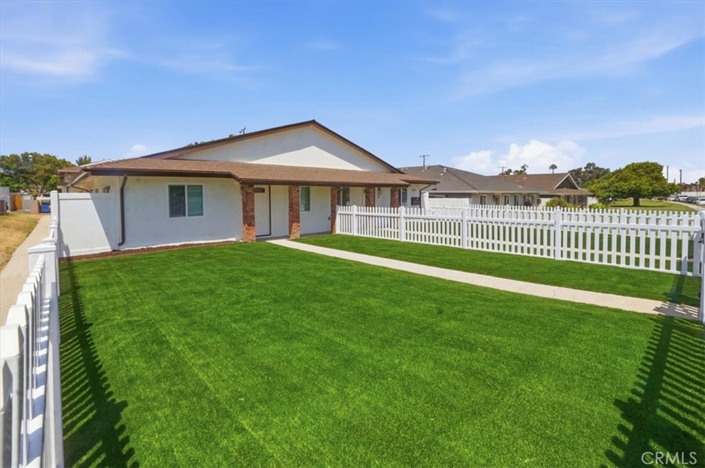 307 N Tustin Property Photo 4