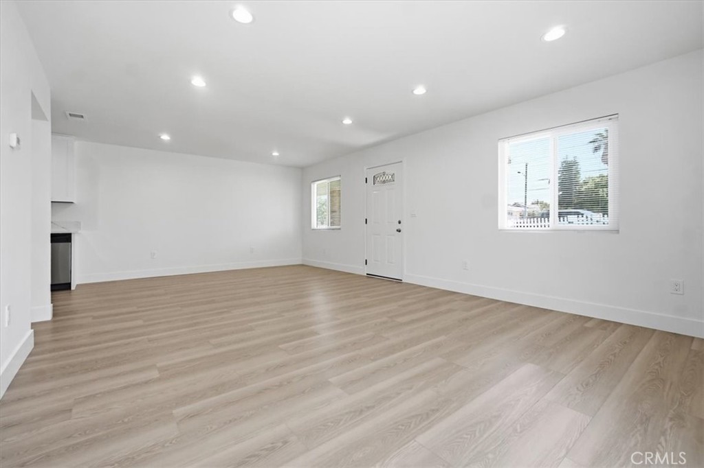 307 N Tustin Property Photo 5