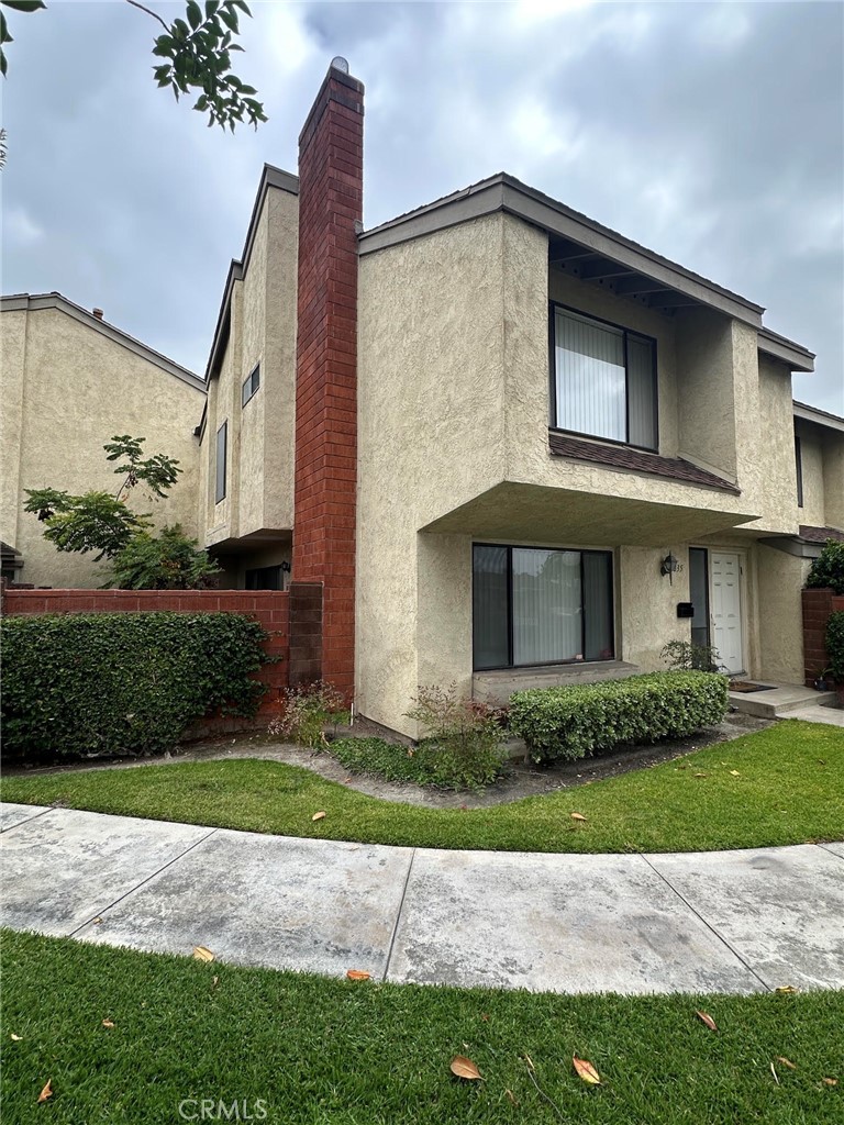 835 W Orangewood Property Photo 3