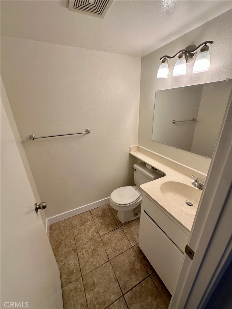 835 W Orangewood Property Photo 12