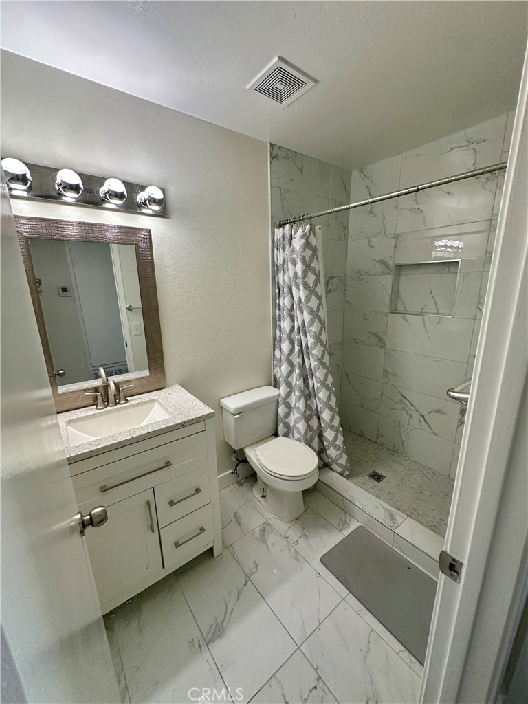 835 W Orangewood Property Photo 18