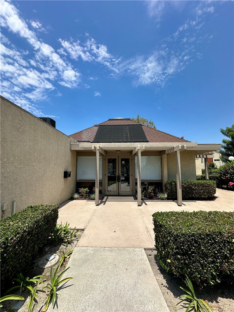 835 W Orangewood Property Photo 32