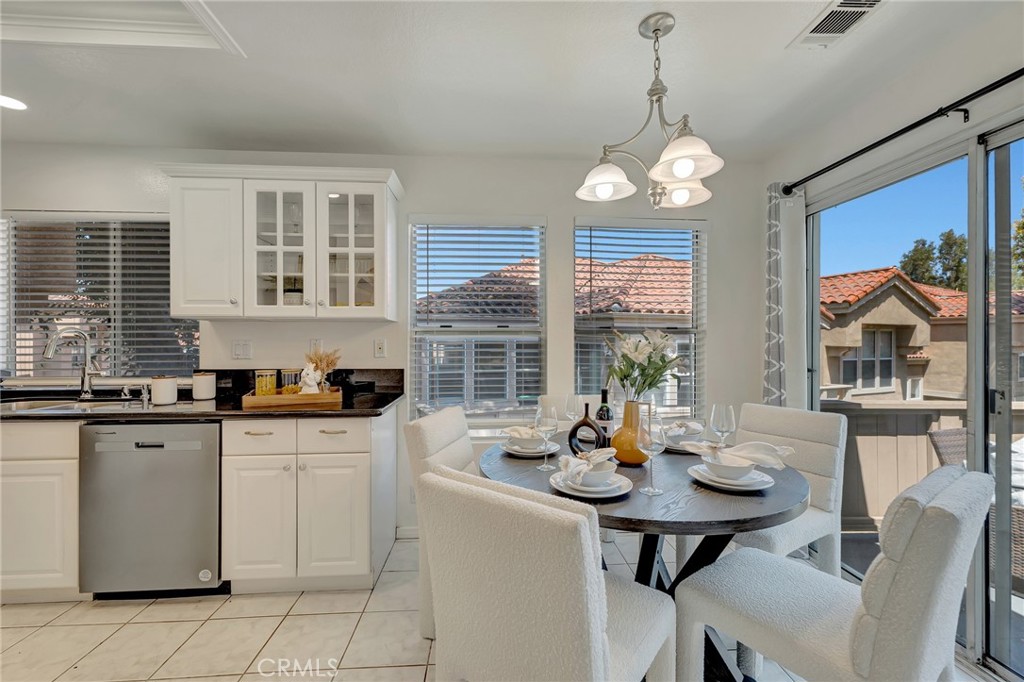 34 Magellan Aisle Property Photo 6