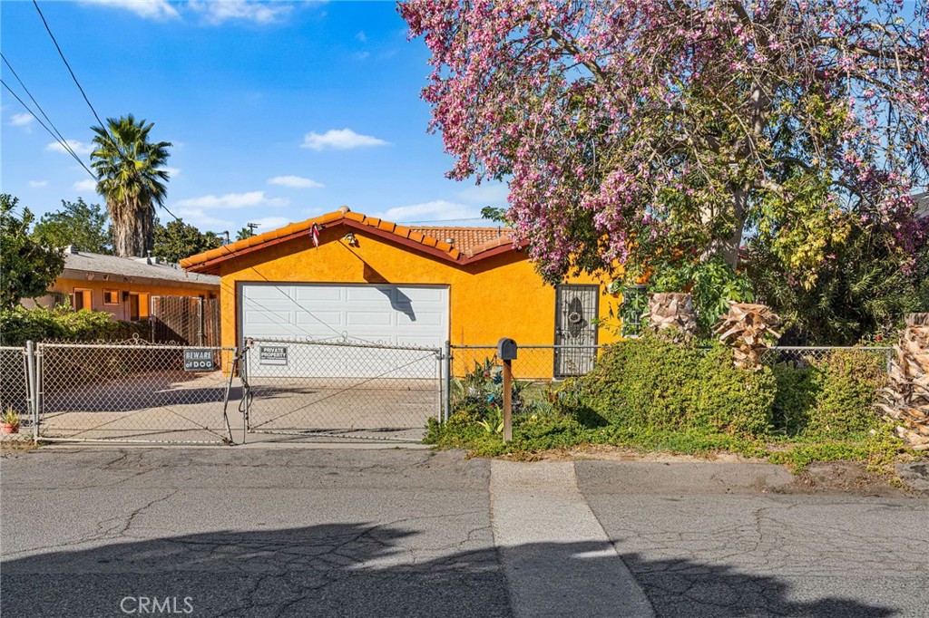 1584 E Davidson Street Property Photo 2