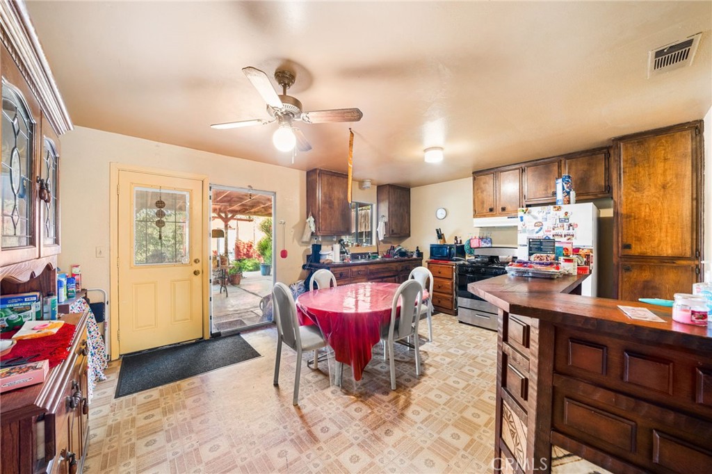 1584 E Davidson Street Property Photo 5