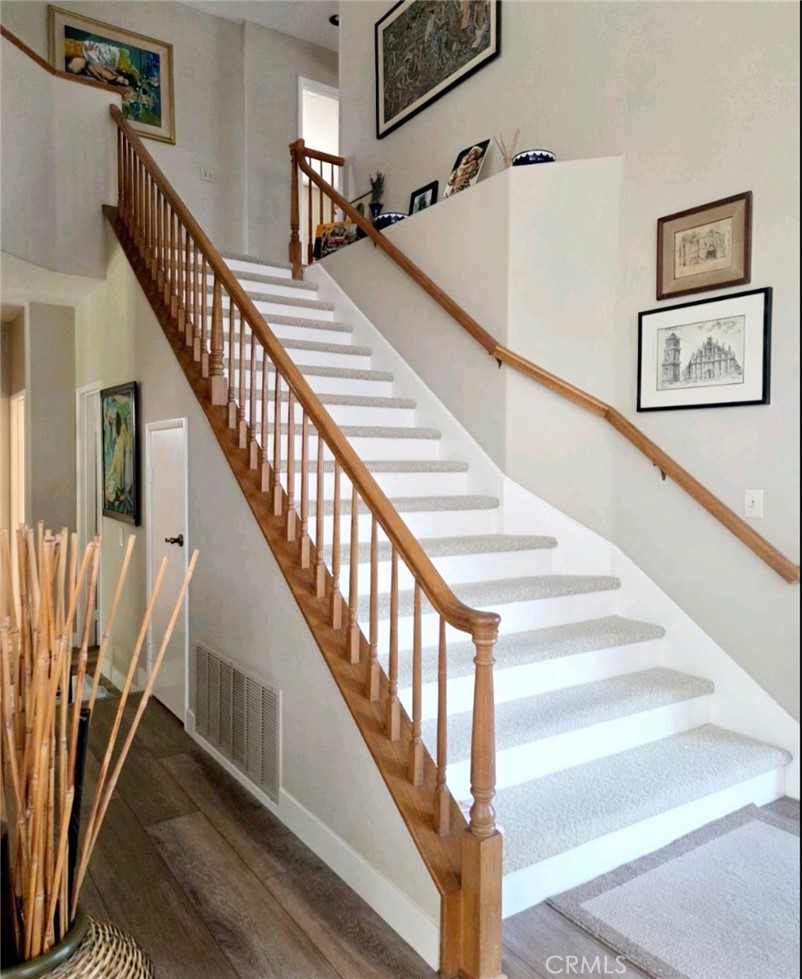 2395 Valley View Property Photo 4