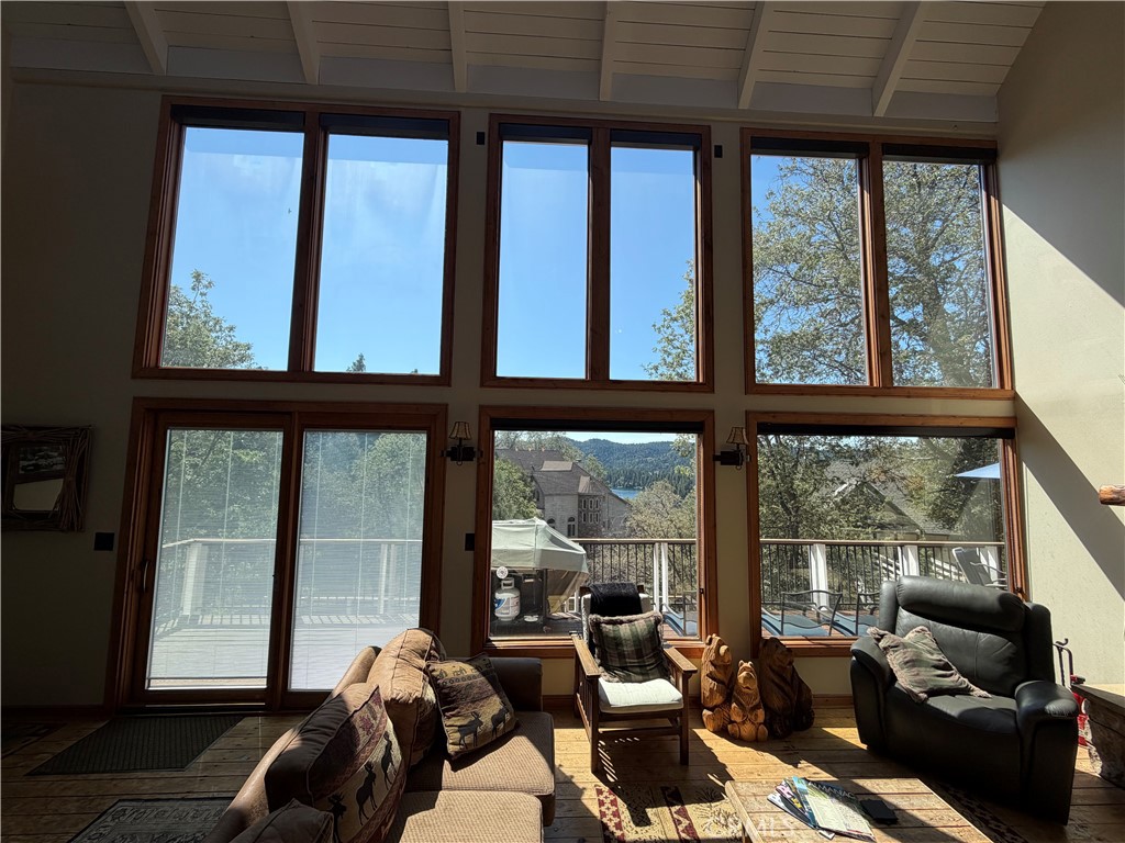 27647 Matterhorn Drive Property Photo 3