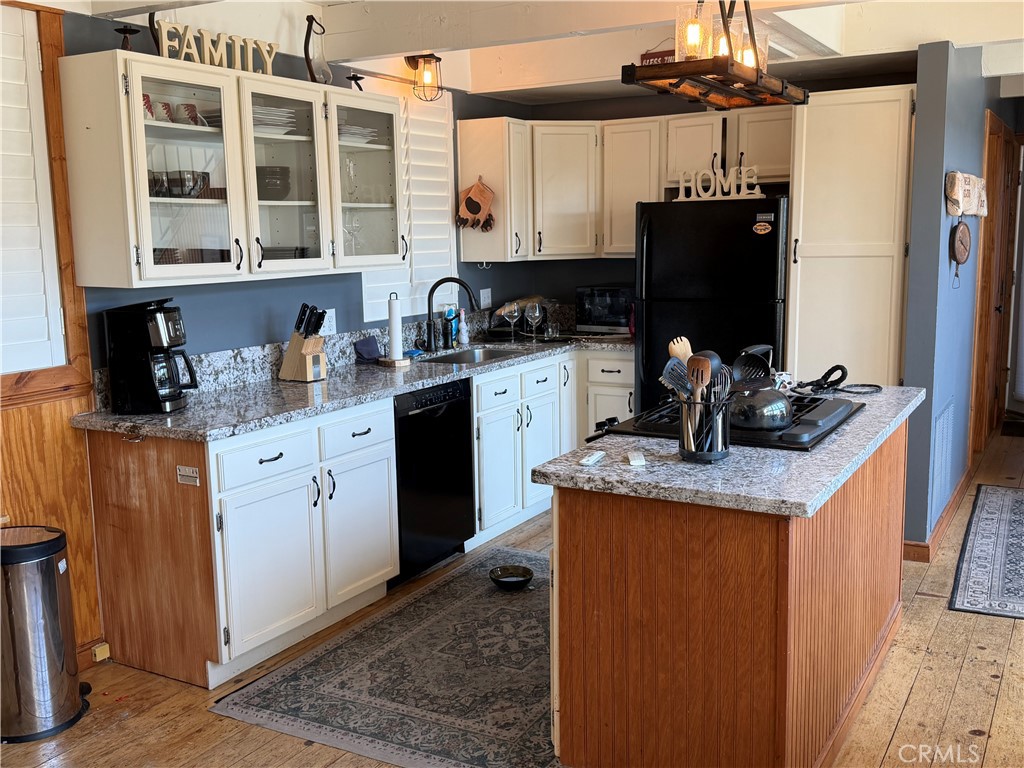 27647 Matterhorn Drive Property Photo 4